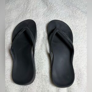 Unisex Archies Black Sandals